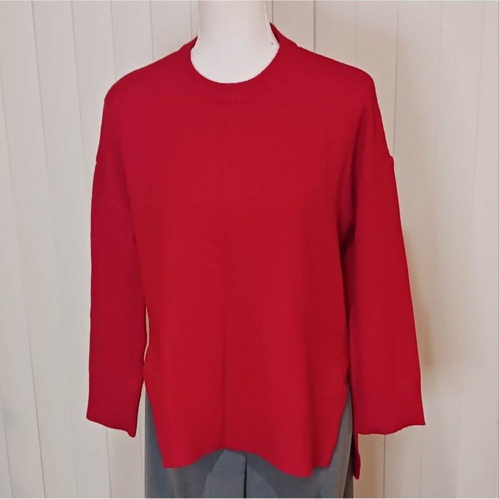 Women's Tahari Red Knit Long Sleeve Pullover Sweater. Side Slits High-low XS NWT